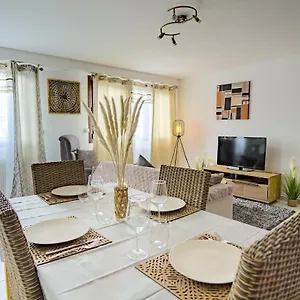 Superbe Avec Parking Gratuit Sur Place Appartement