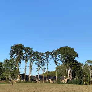 Jolie Métairie D'une Seigneurie Bretonne. Peaule